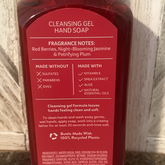 Bath and Body Works 2023 Halloween Vampire Blood Gel Hand Soap - Picture 4 of 4